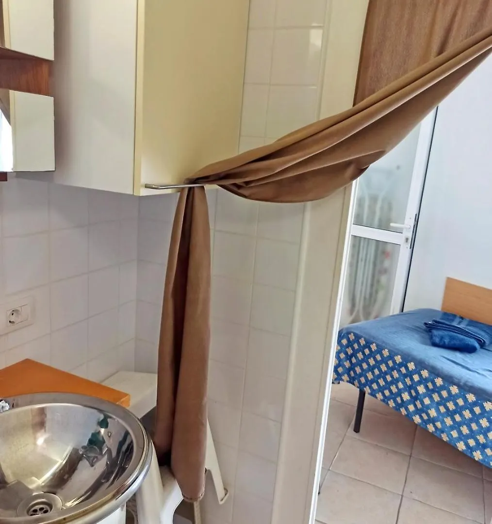 Cozy Apartment In The Center Of Costa Adeje On The 1St Coastline  アデヘ